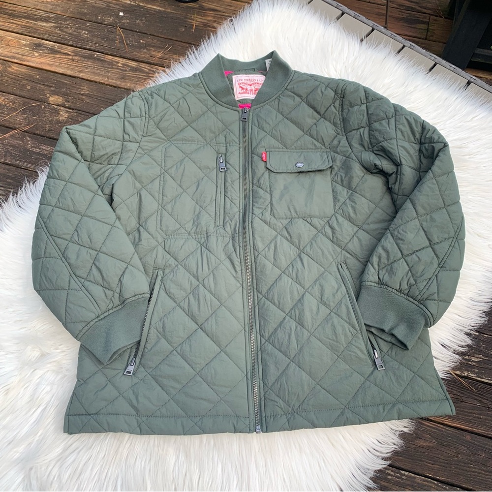Levi’s Women’s Olive Green Quilted Bomber Jacket Size Medium - Picture 3 of 15